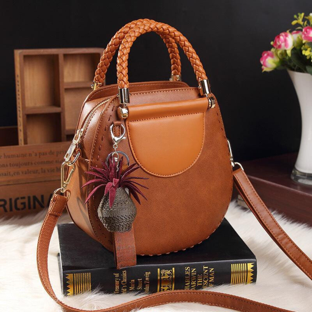 Hannah - Sleek Leather Crossbody