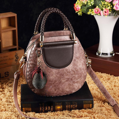 Hannah - Sleek Leather Crossbody