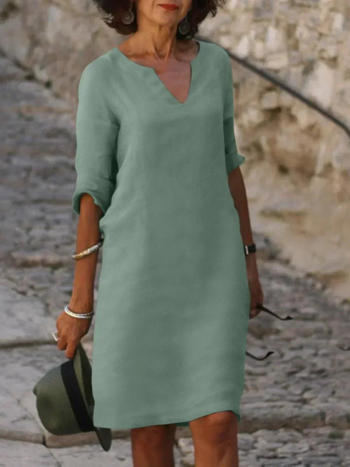 Lola - Relaxed V-Neck Dress